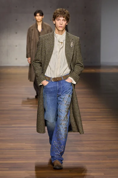 Look 45